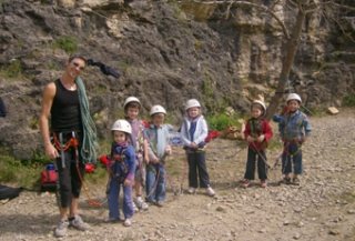 Escalade en falaise enfant